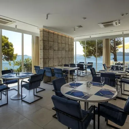 Aminess Younique Bellevue 4*