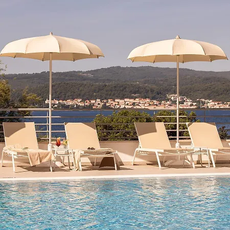 Aminess Younique Bellevue 4*