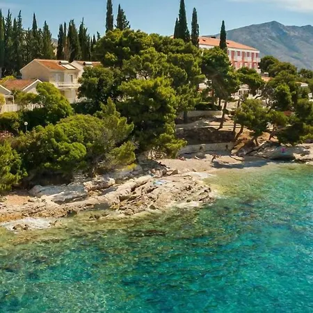 Aminess Younique Bellevue 4*