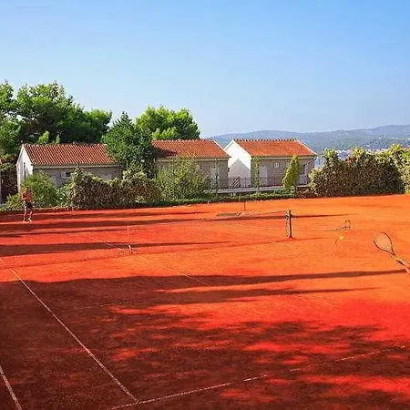 Aminess Younique Bellevue 4*